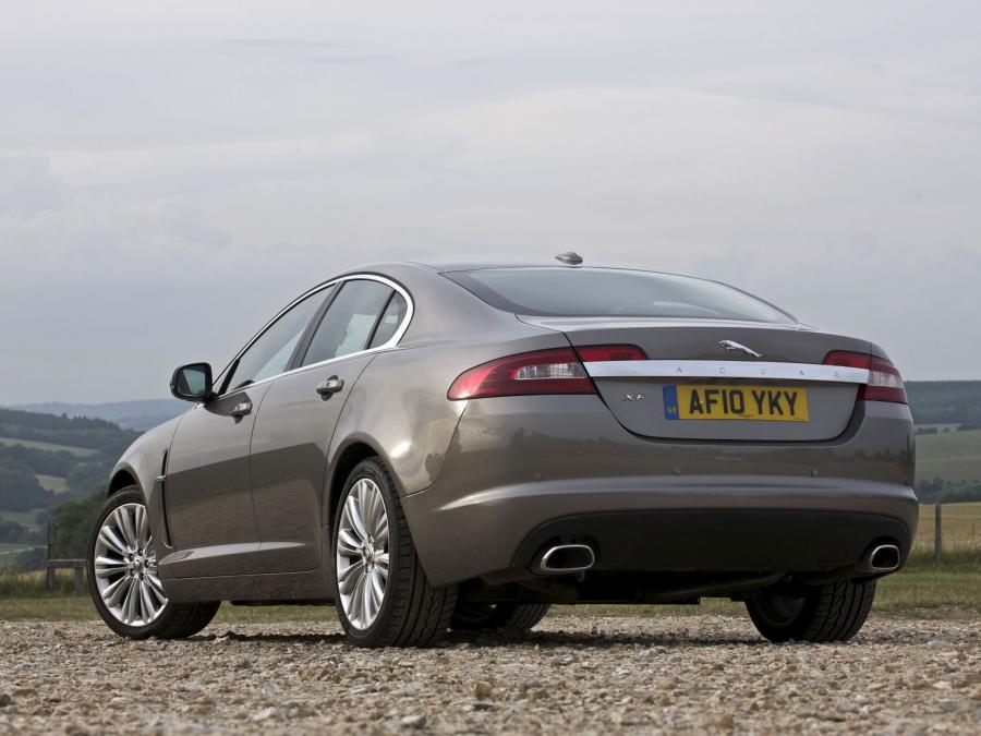  Jaguar XF 2008 года  (UK) (фото 4 из 10)
